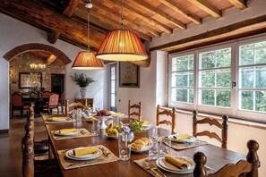 Dining - Stunning private villa for 10 people with private pool, WIFI, A/C, TV and pets allowed (Casole D'elsa)