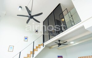 Loft - 2 queensize-sängar - icke-rökare - pentry | Vardagsrum