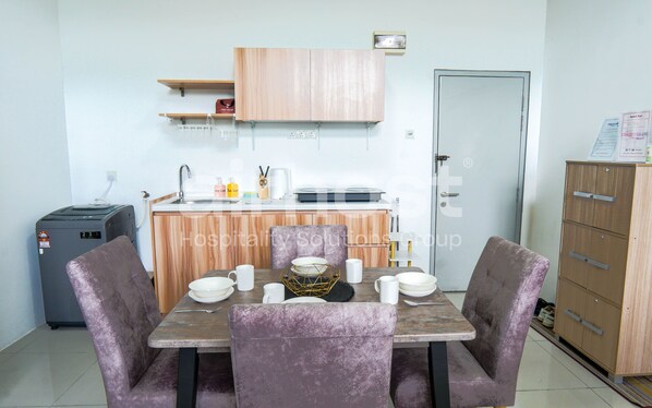 Loft - 2 queensize-sängar - icke-rökare - pentry | Matservice på rummet