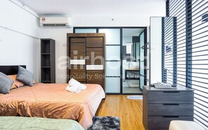 Loft - 2 queensize-sängar - icke-rökare - pentry | Strykjärn/strykbräda och gratis wi-fi