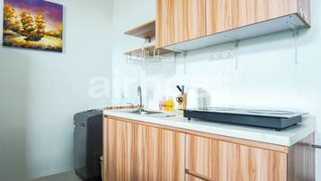 Loft, 2 Katil Ratu (Queen), Non Smoking, Kitchenette | Dapur peribadi | Cerek elektrik