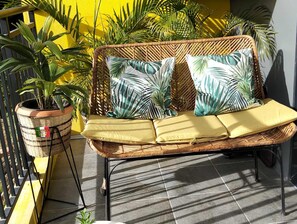 Balcony - Elegant Studio, Close to the Airport and big Malls (Davao)