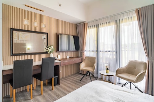 Elegant Studio, Close to the Airport and big Malls