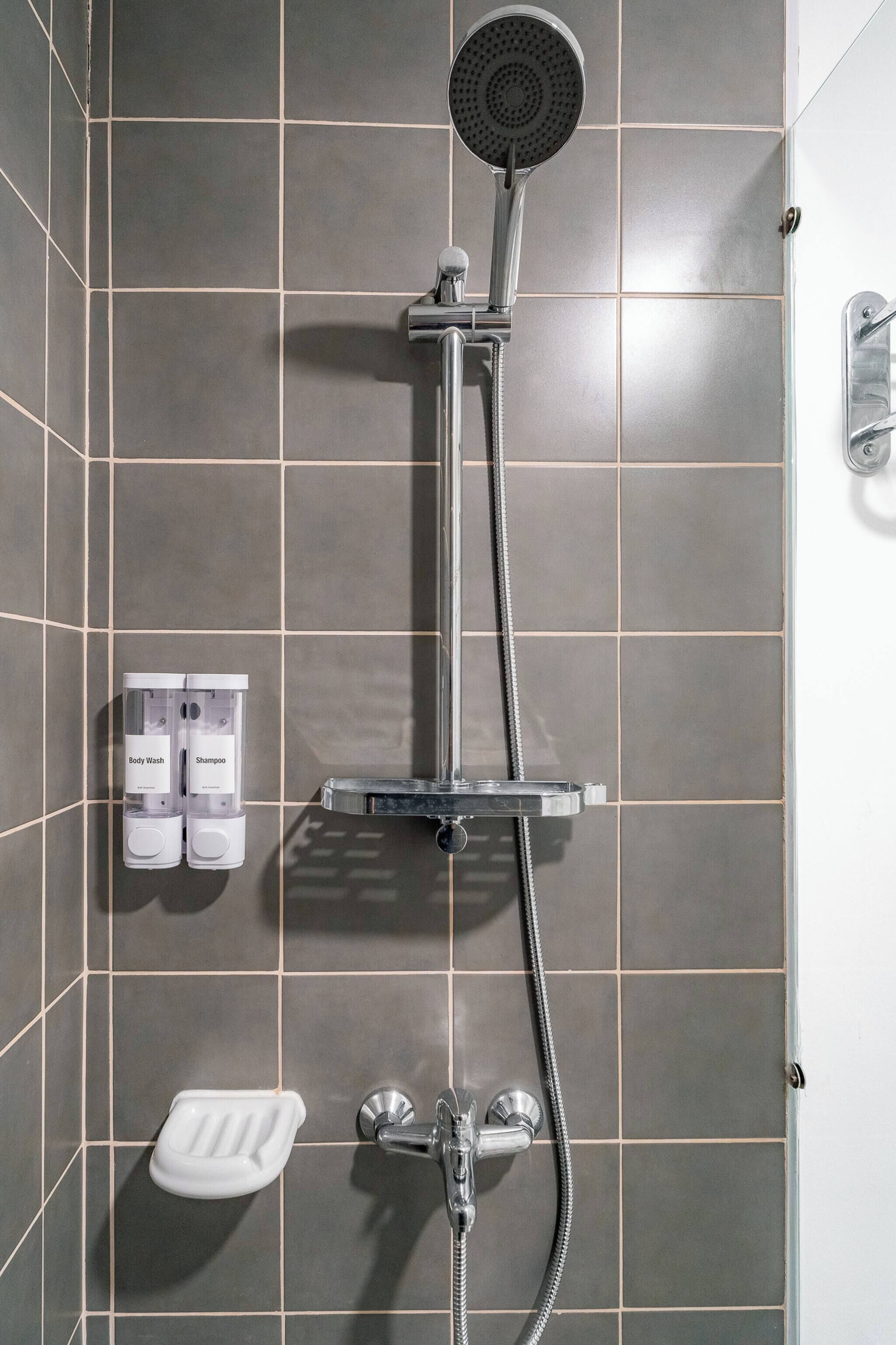 Condo, 1 Bedroom, Accessible, Smoking | Bathroom