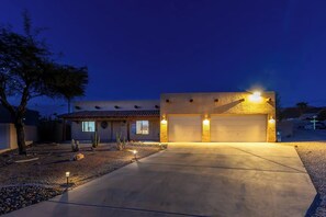 Exterior - Havasu Aloha | Pool | Firepit | Designed For Comfort (Lake Havasu City)