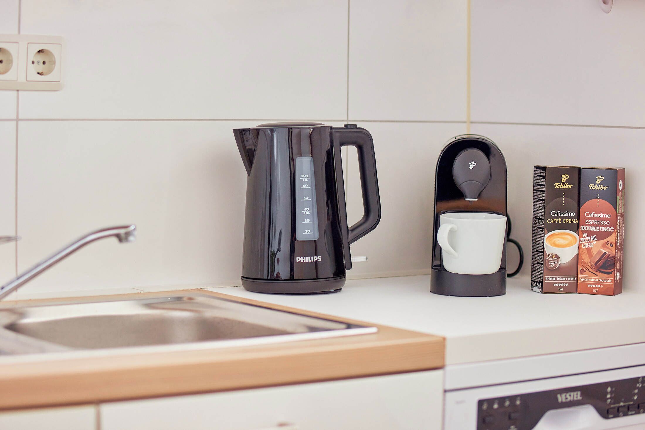 Microondas, horno, placa de cocina y lavavajillas