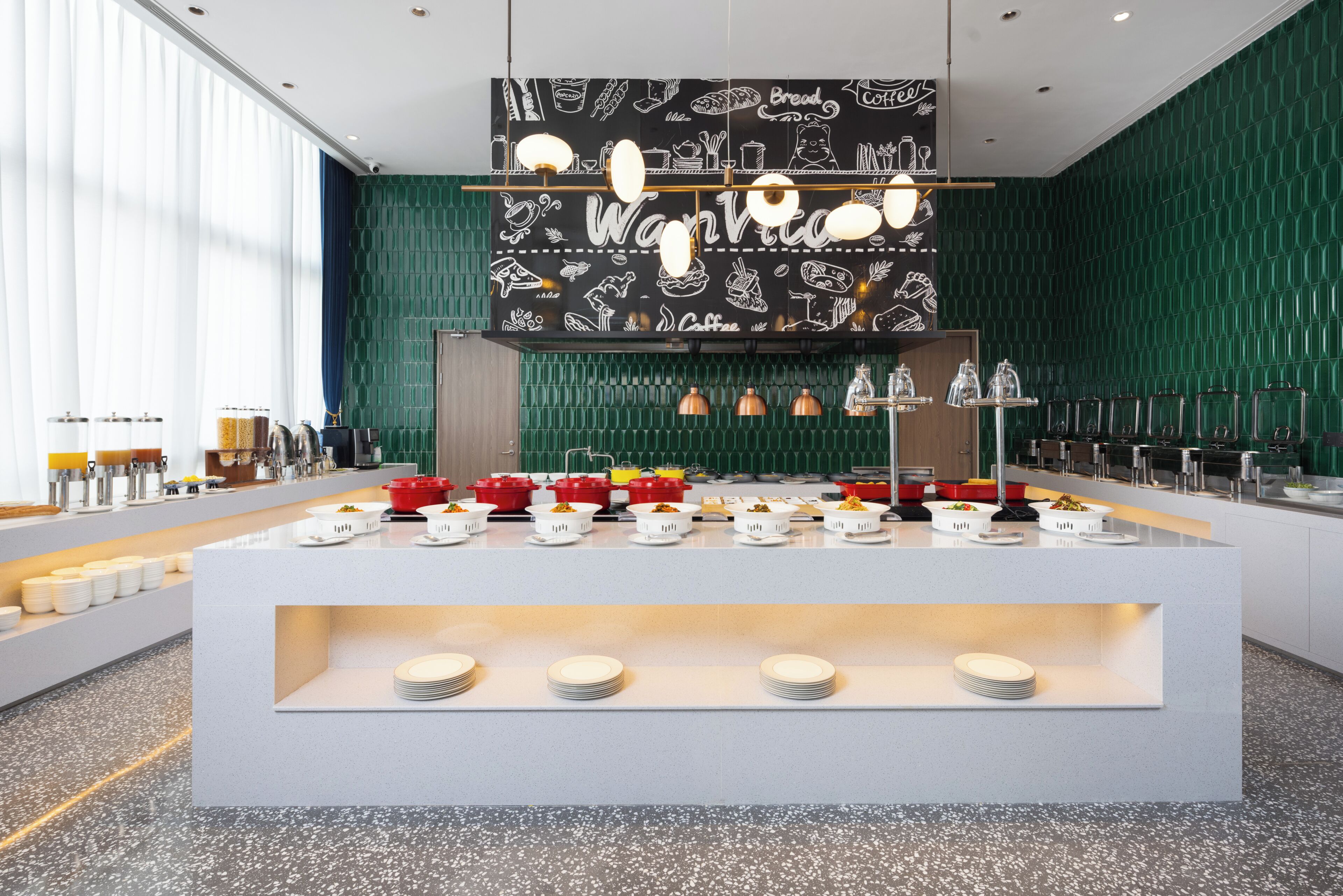 Free daily buffet breakfast