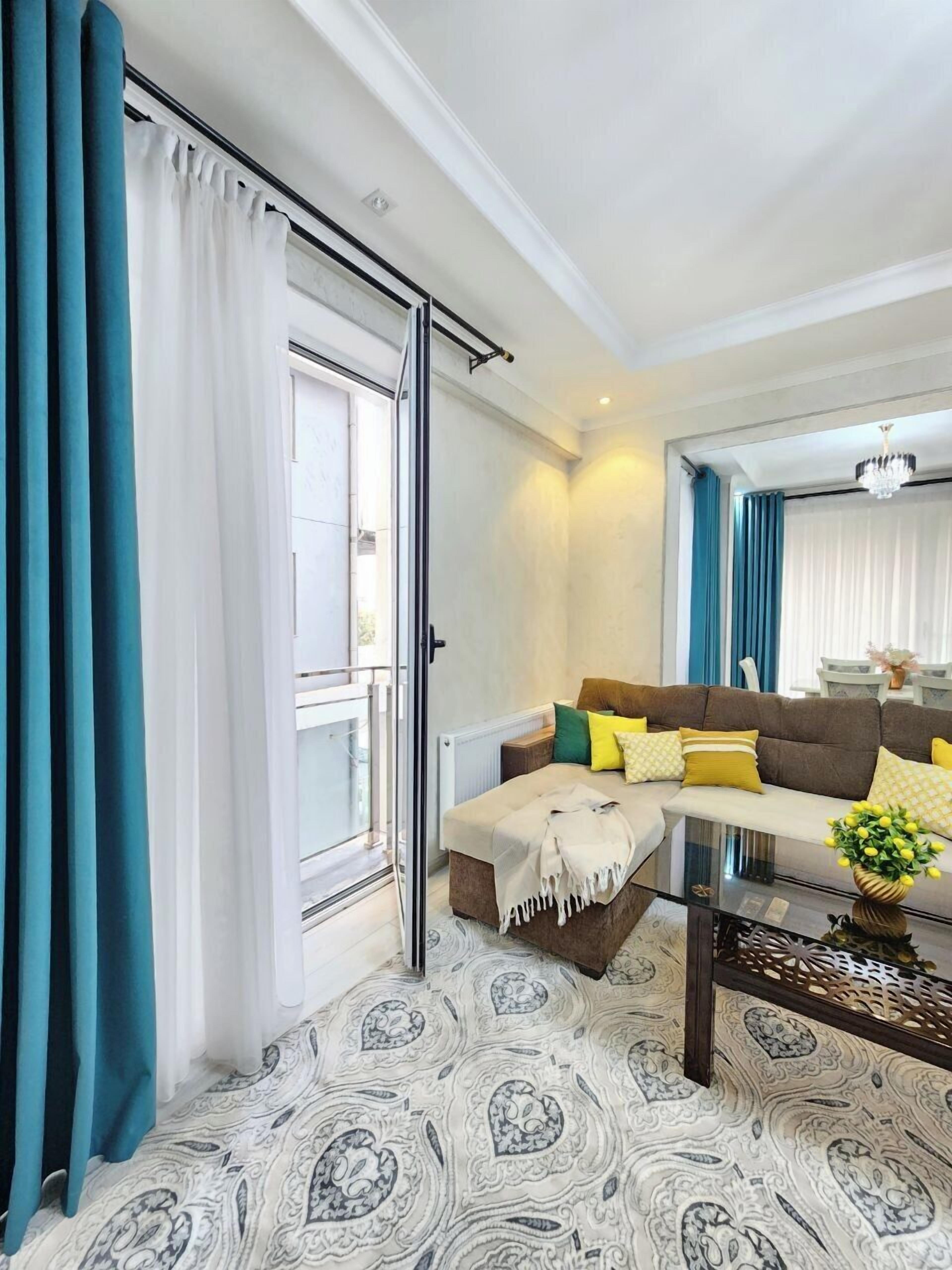 Appartement Confort, balcon, vue cour intérieure | Coin séjour