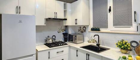 Comfort Apartment, Balcony, Courtyard View | Private kitchen