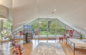 Travel cot, free WiFi - 2 bedroom amazing home in Metelsdorf OT Klüssend (Metelsdorf OT Klüssend)