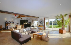 Smart TV, stereo - Lovely home in Grignan with private swimming pool, can be inside or outside (Grignan)