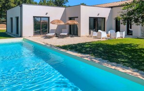 Pool - Lovely home in Grignan with private swimming pool, can be inside or outside (Grignan)