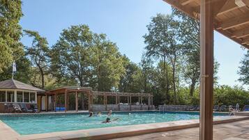 Et oppvarmet basseng