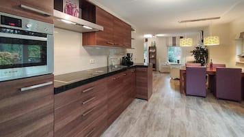 Fridge, dishwasher, coffee/tea maker