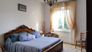 3 bedrooms, travel cot, free WiFi - Lovely home in Caranza(Varese Ligure) (Caranza(Varese Ligure))