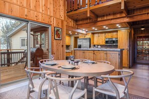Dining - 5BDR, Hot Tub, Deck, Firepit | Mins to Village & Lake | The Hilltop by AvantStay (Lake Arrowhead)