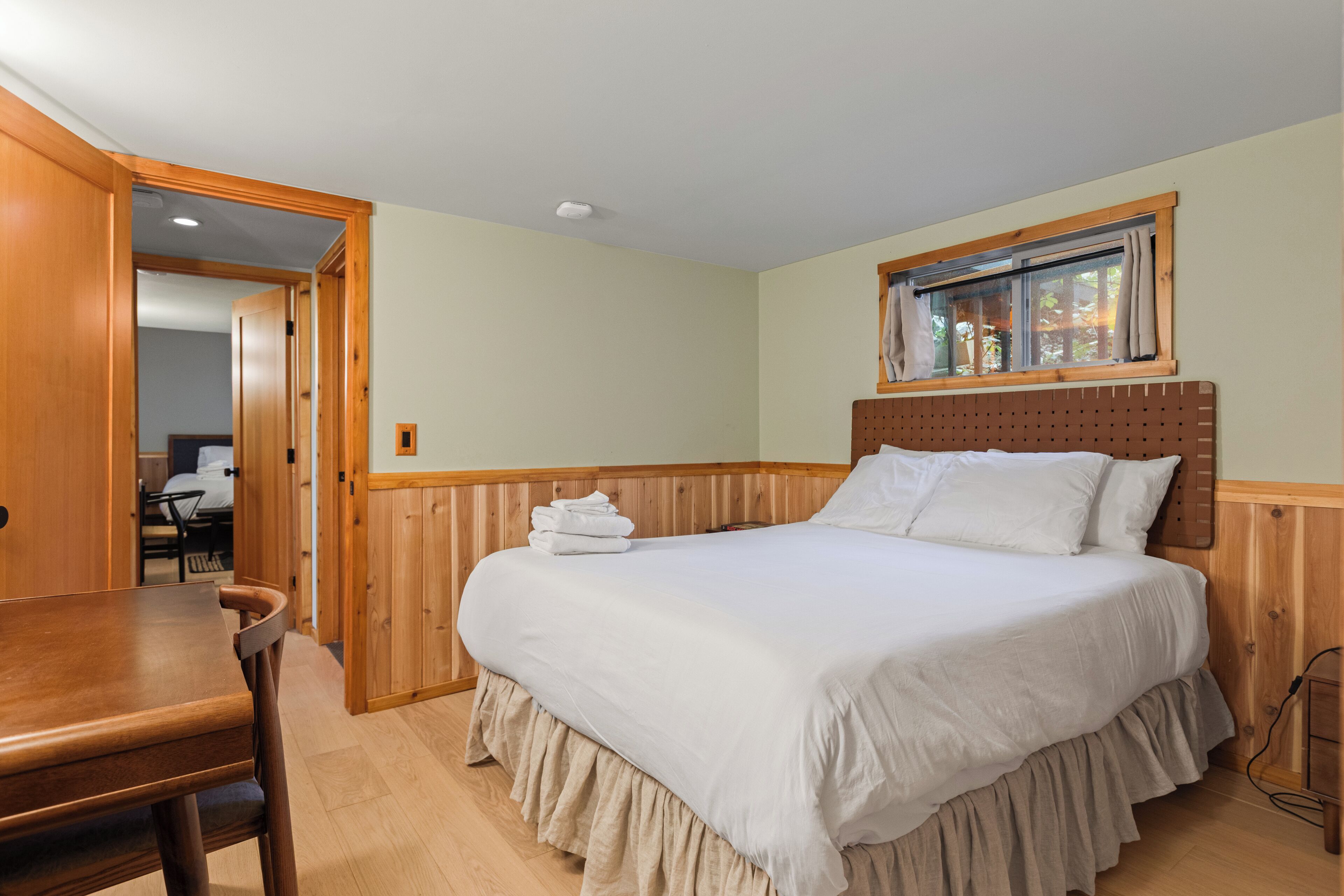 Desk, iron/ironing board, free WiFi, bed sheets