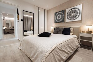 公寓, 陽台, 海灘景觀 | 書桌、筆電工作空間、遮光布/窗簾、熨斗/熨衣板