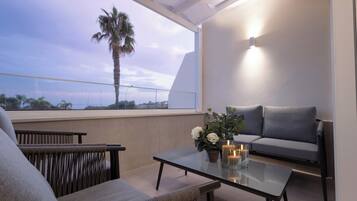 Appartement, balkon, uitzicht op het strand | Terras