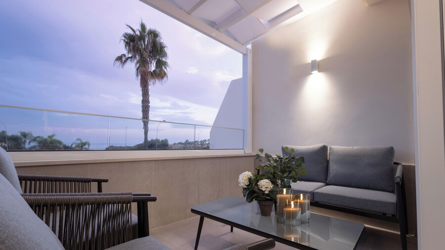 Luxury Marina Beach Stay