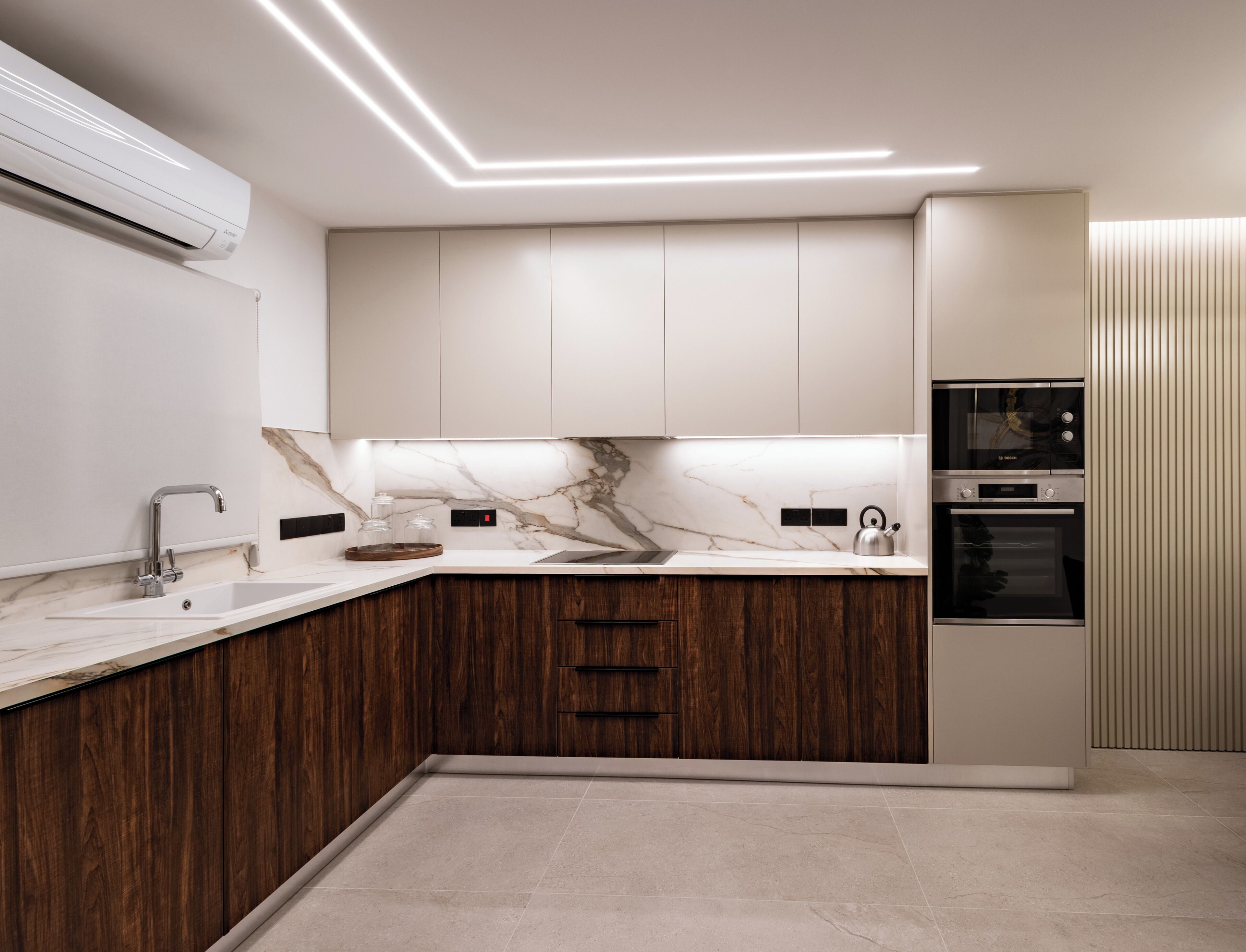 公寓, 阳台, 海滩景观 | 私人厨房 | 冰箱、微波炉、烤箱、炉灶