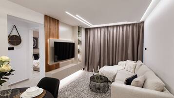 Apartment, Balcony, Beach View | Living area