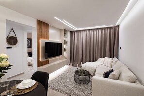 Apartment, Balcony, Beach View | Living area