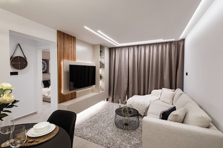 Apartment, Balcony, Beach View | Living area