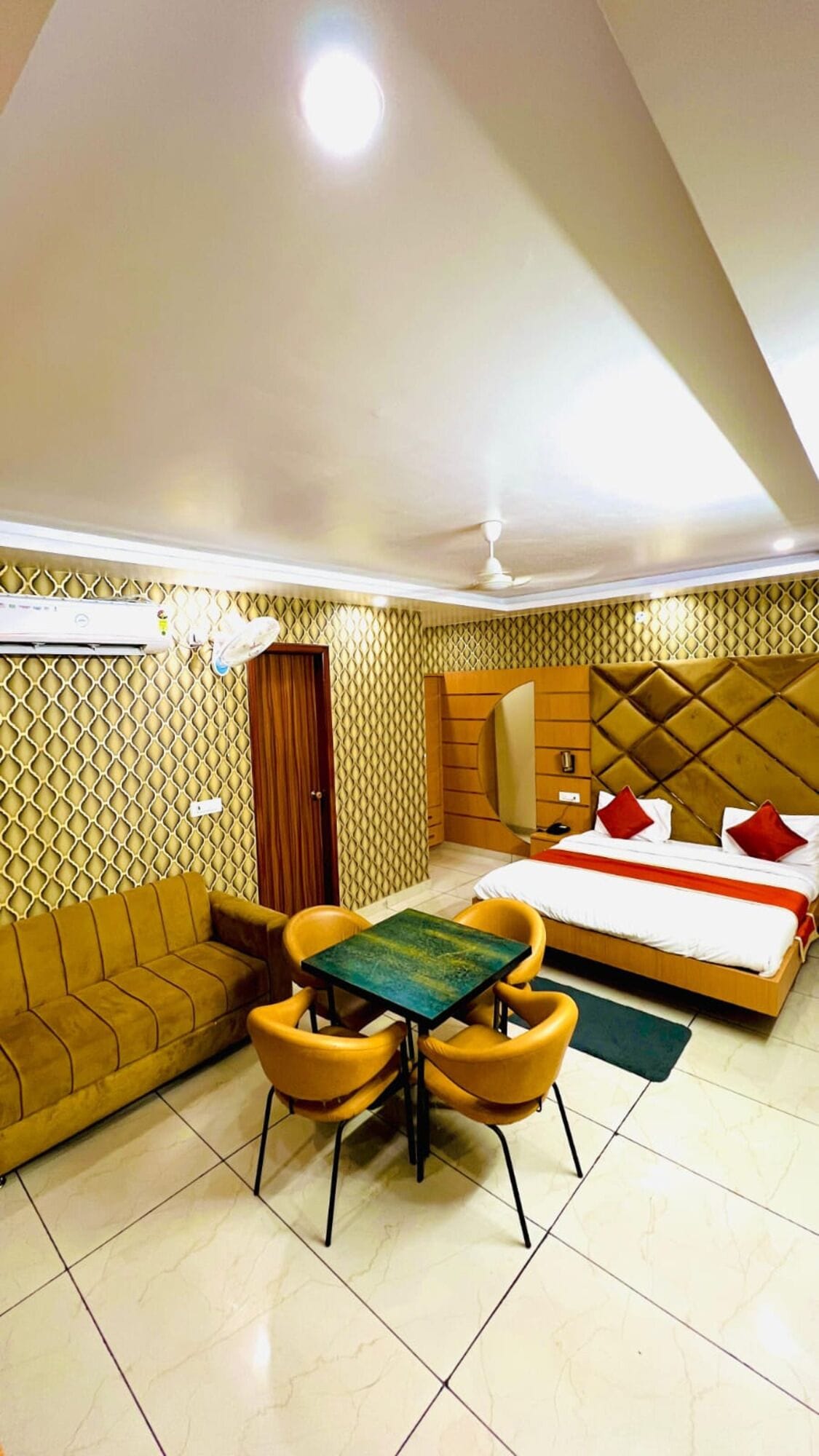 Kamar Double Eksekutif | Meja kerja dan Wi-Fi gratis