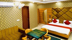 Desk, free WiFi - Hotel Robinson Kasganj (Kasganj)