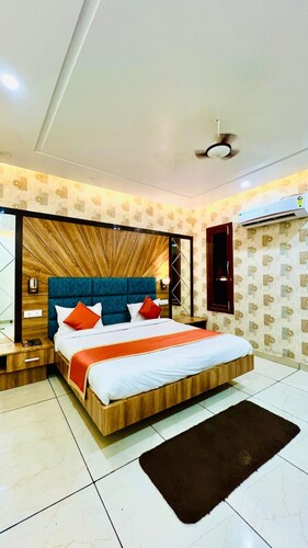 Hotel Robinson Kasganj