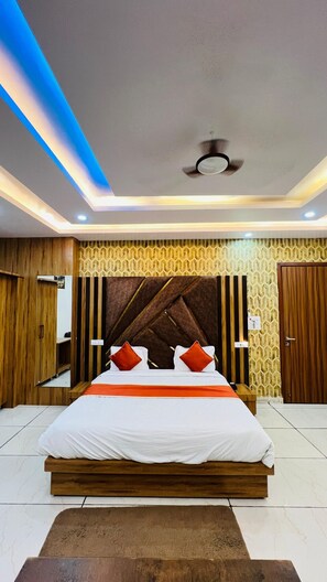 Executive Double Room | Desk, free WiFi - Hotel Robinson Kasganj (Kasganj)