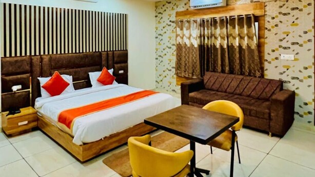 Desk, free WiFi - Hotel Robinson Kasganj (Kasganj)
