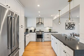 Fridge, oven, stovetop, dishwasher - Steps to Beach, Hot Tub + Private Patio | 259 Trailhead Trestles 3 by AvantStay (San Clemente)