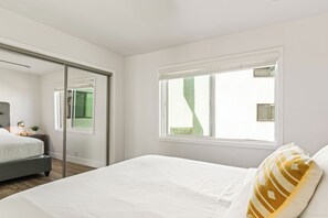 2 makuuhuonetta, silitysrauta/-lauta, ilmainen Wi-Fi, vuodevaatteet