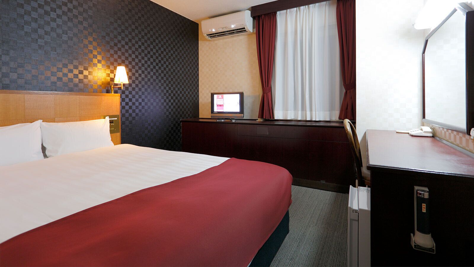 Double Room, Non Smoking | Desk, laptop workspace, free WiFi