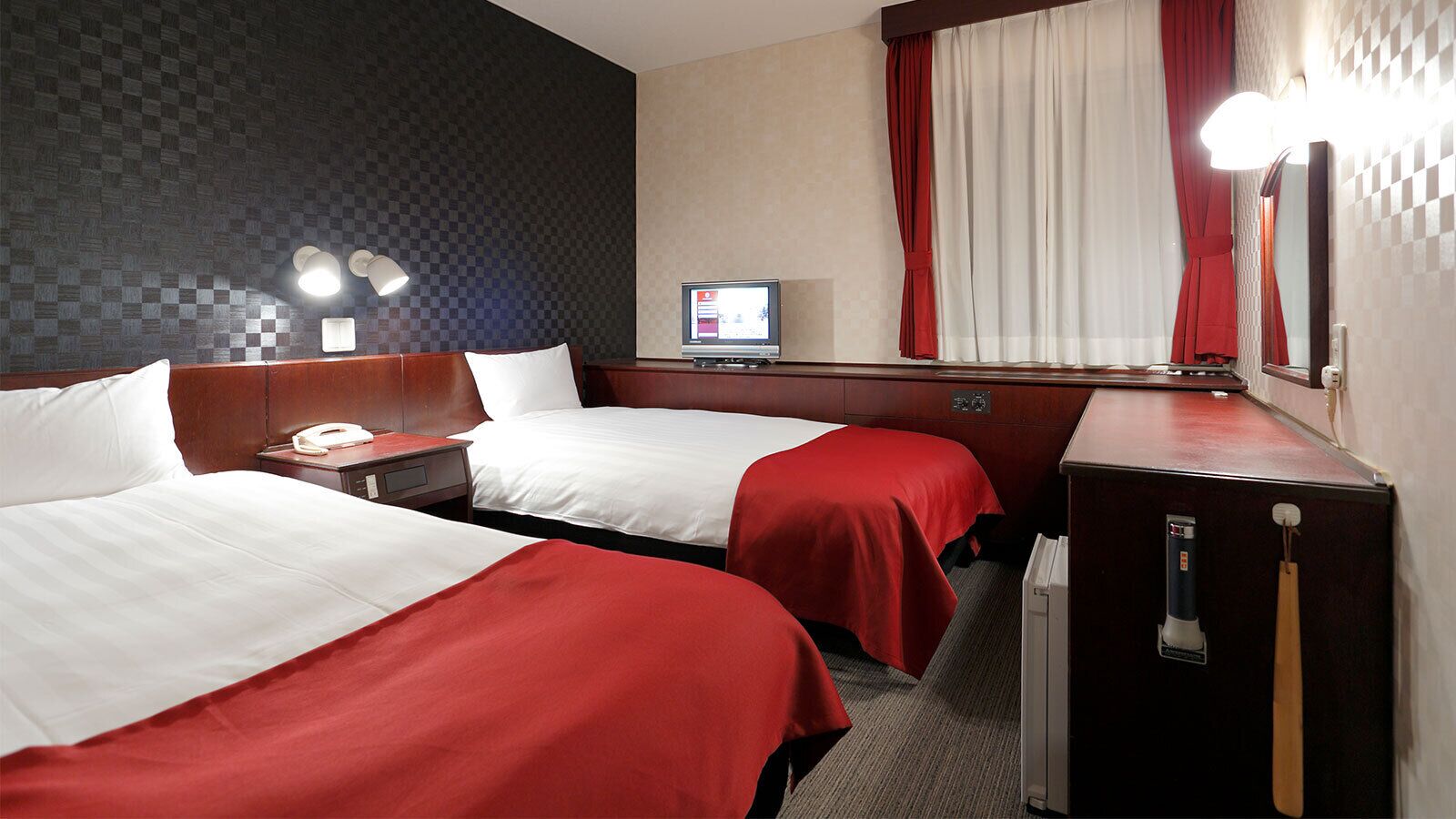 Twin Room, Non Smoking | Desk, laptop workspace, free WiFi