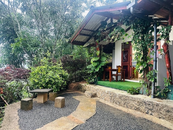 Chambre Deluxe Double ou avec lits jumeaux, balcon, vue montagne | Équipements de la chambre