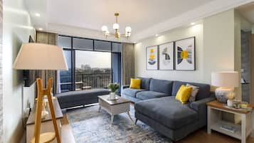 經典公寓, 陽台, 城市景觀 | 起居區 | 55-吋智慧型電視、有線頻道、Netflix、首輪電影