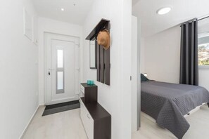 2 bedrooms, iron/ironing board, WiFi, bed sheets - Apartment 2 (Novalja)