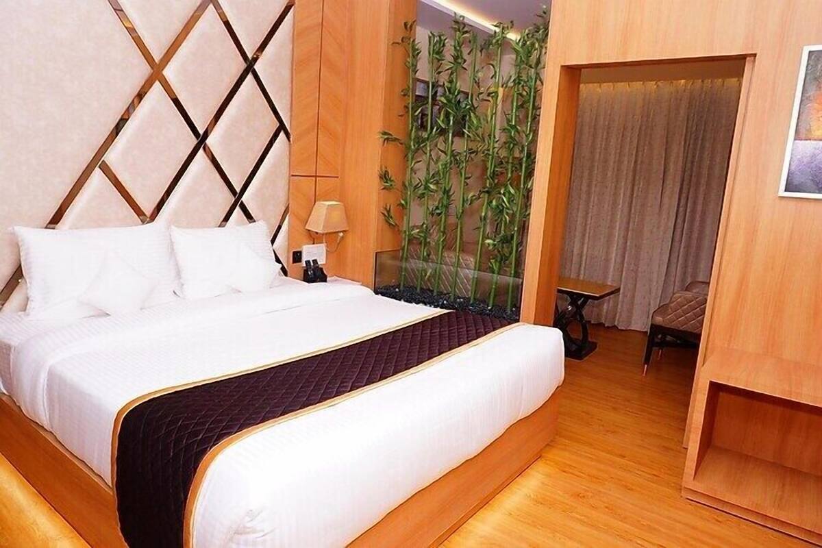 Soundproofing, free WiFi
