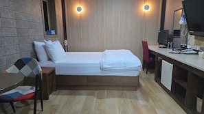4PY Double | Free WiFi - Sky Motel (Gumi)
