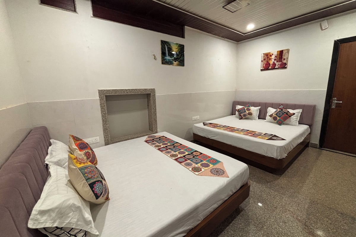 Comfort Double Room | Laptop workspace, WiFi (free)
