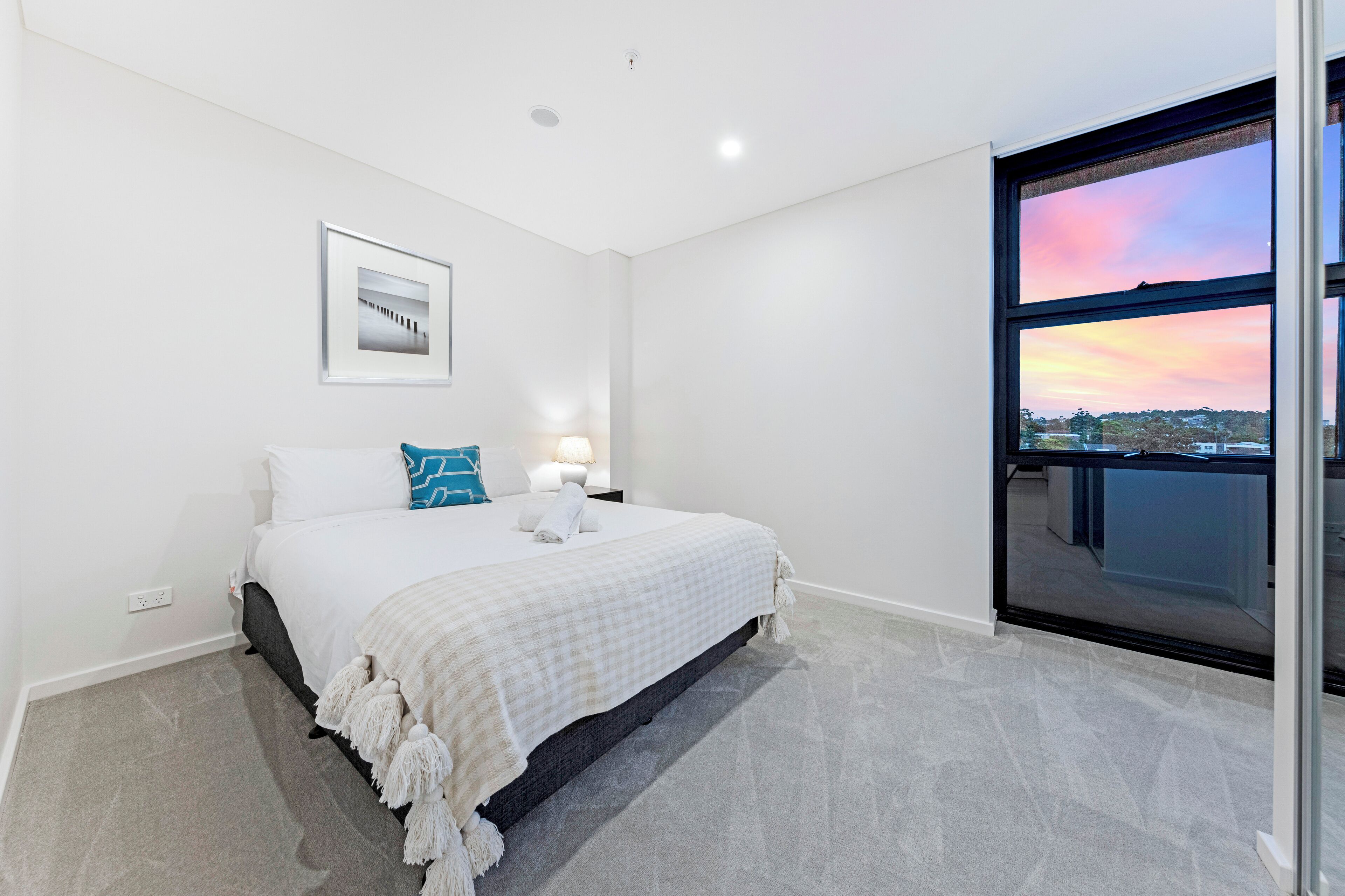 2 quartos, ferros/tábuas de passar roupa, acesso à internet