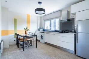 201 - 1BR City view | In-room dining - Local Host Living - Signature Apartments in Nicosia (Nicosia)