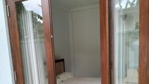 Unclassified image, 4 of 20, button - Holiday Home Srilanka (Kesbewa)