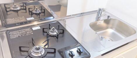 Fridge, microwave, stovetop, electric kettle