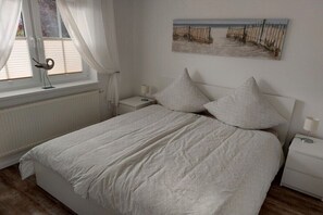 1 slaapkamer, een strijkplank/strijkijzer, gratis wifi