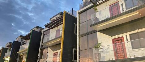 المنشأة من الخارج