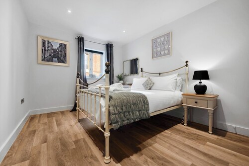 WhiskAwayHomes - Fairfax House - Apartment 2